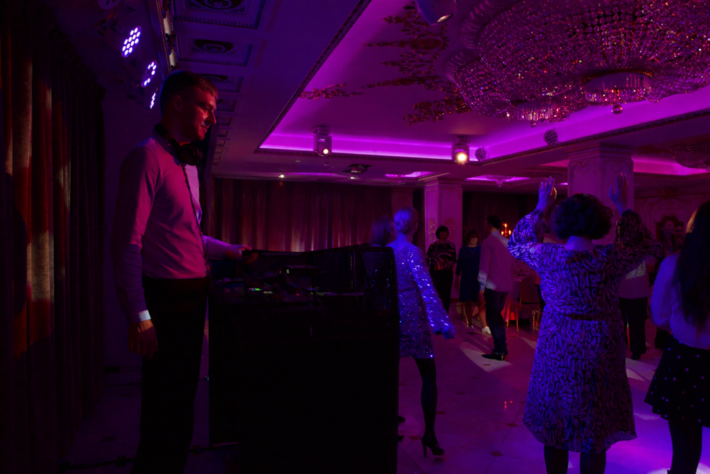 DJ gimtadieniams